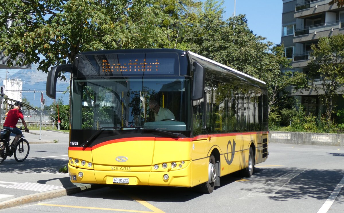 (278'621) - PostAuto Graubnden - GR 81'323/PID 11'708 - Solaris am 8. August 2025 beim Bahnhof Landquart