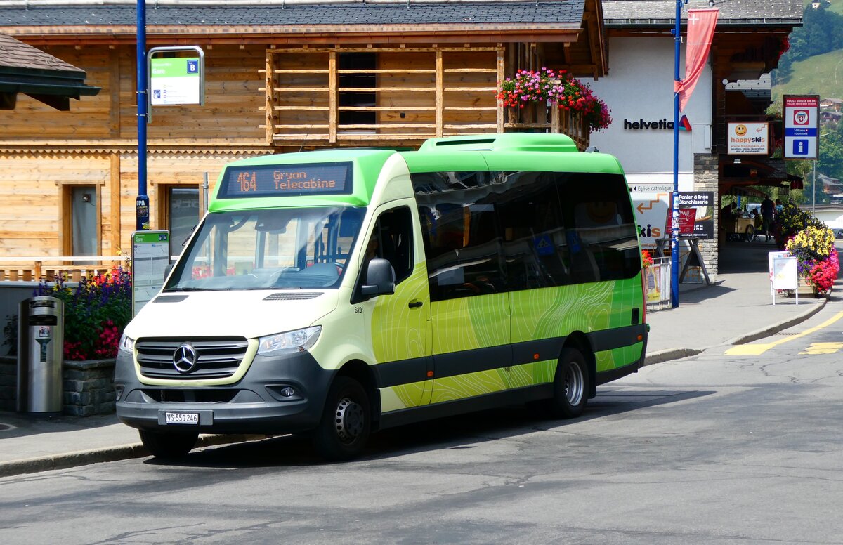(279'169) - TPC Aigle - Nr. 619/VS 551'246 - Mercedes am 17. August 2025 beim Bahnhof Villars-sur-Ollon