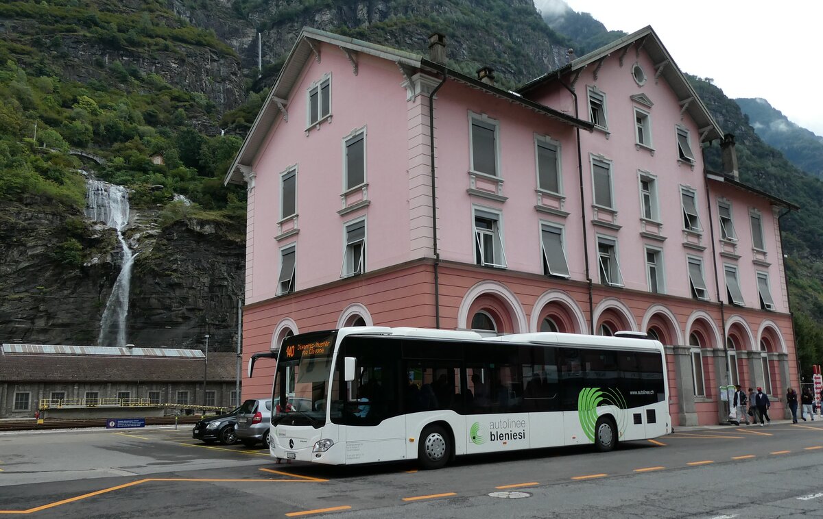 (280'407) - ABl Biasca - Nr. 19/TI 231'019/PID 12'014 - Mercedes am 13. September 2025 beim Bahnhof Biasca (280'407) - ABl Biasca - Nr. 19/TI 231'019/PID 12'014 - Mercedes am 13. September 2025 beim Bahnhof Biasca