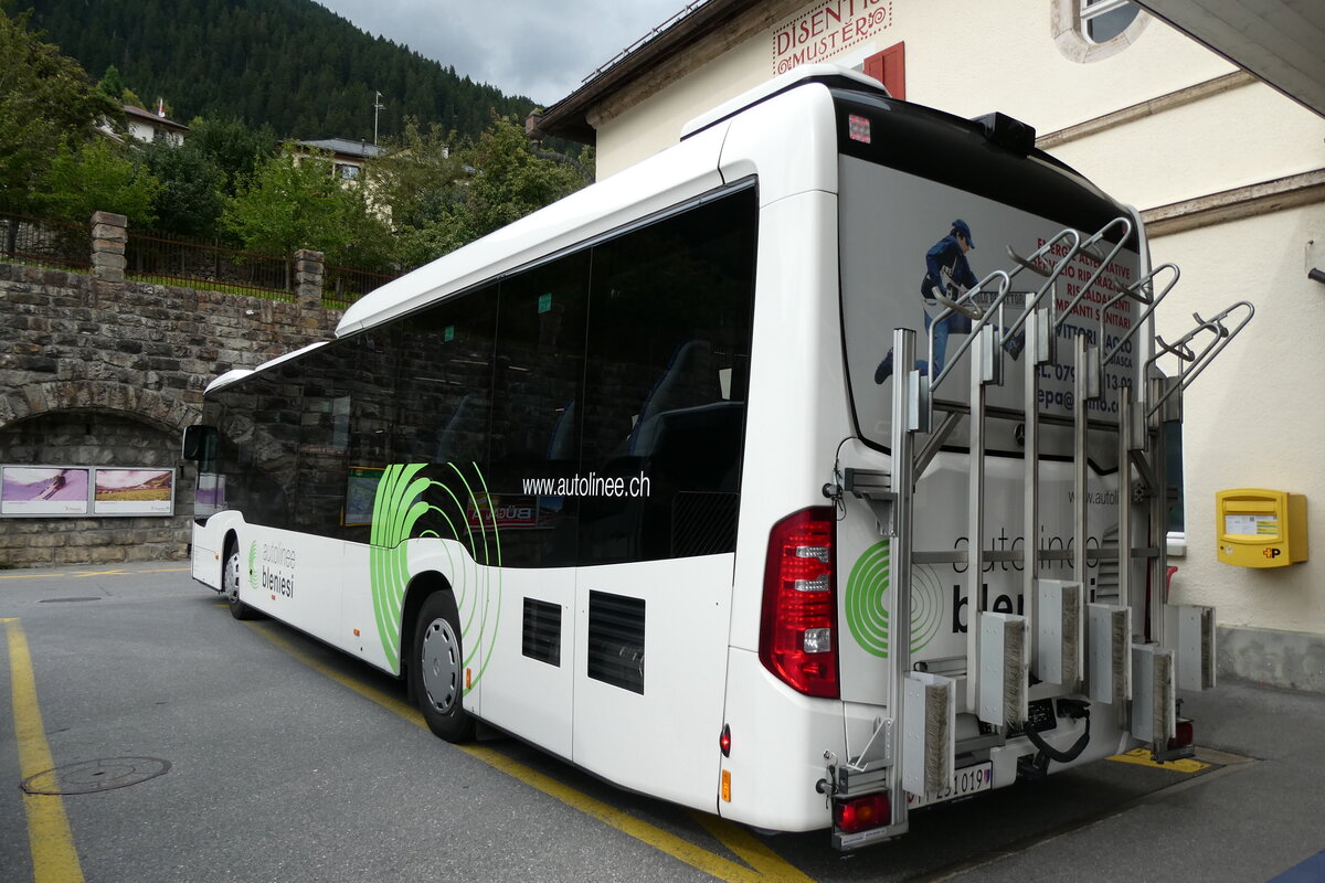 (280'410) - ABl Biasca - Nr. 19/TI 231'019/PID 12'014 - Mercedes am 13. September 2025 beim Bahnhof Disentis (280'410) - ABl Biasca - Nr. 19/TI 231'019/PID 12'014 - Mercedes am 13. September 2025 beim Bahnhof Disentis