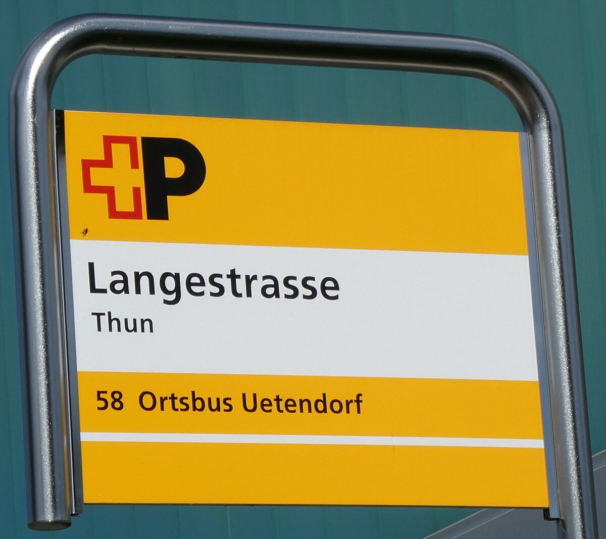(280'415) - +P-Haltestellenschild - Thun, Langestrasse - am 14. September 2025 (280'415) - +P-Haltestellenschild - Thun, Langestrasse - am 14. September 2025