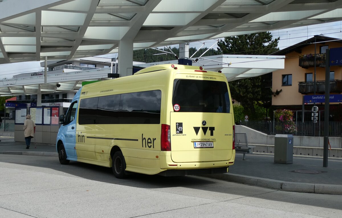 (280'457) - Breuss, Rankweil - I 2947 AV - Mercedes am 16. September 2025 beim Bahnhof Seefeld (280'457) - Breuss, Rankweil - I 2947 AV - Mercedes am 16. September 2025 beim Bahnhof Seefeld