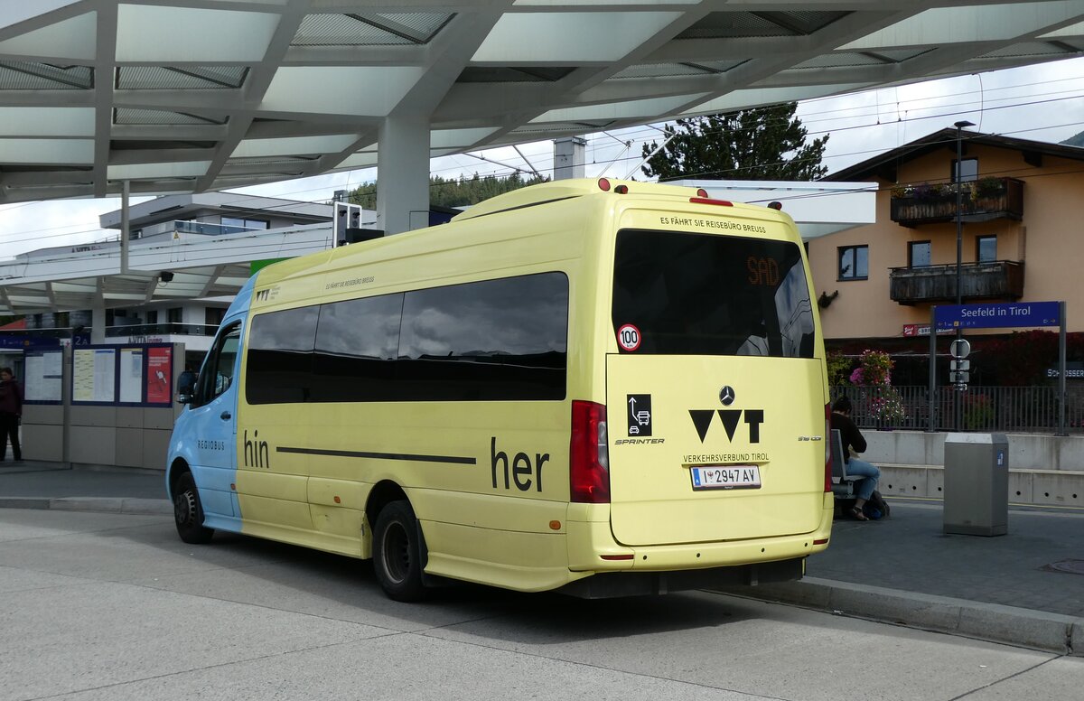 (280'462) - Breuss, Rankweil - I 2947 AV - Mercedes am 16. September 2025 beim Bahnhof Seefeld (280'462) - Breuss, Rankweil - I 2947 AV - Mercedes am 16. September 2025 beim Bahnhof Seefeld