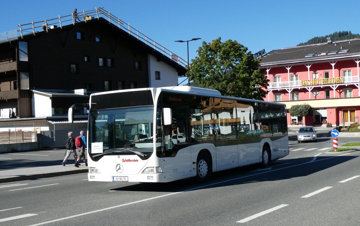 (280'506) - Wetterstein, Leutasch - IL XL 11 - Mercedes am 18. September 2025 in Seefeld, Mnchnerstr. Kreisverkehr