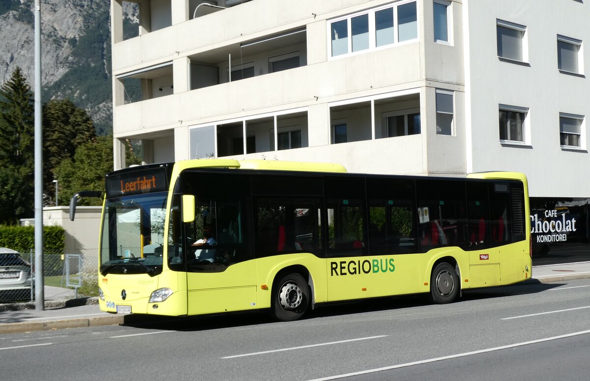 (280'547) - Ledermair, Schwaz - SZ 237 SD - Mercedes am 18. September 2025 in Telfs, Anton-Auer-Strasse (280'547) - Ledermair, Schwaz - SZ 237 SD - Mercedes am 18. September 2025 in Telfs, Anton-Auer-Strasse