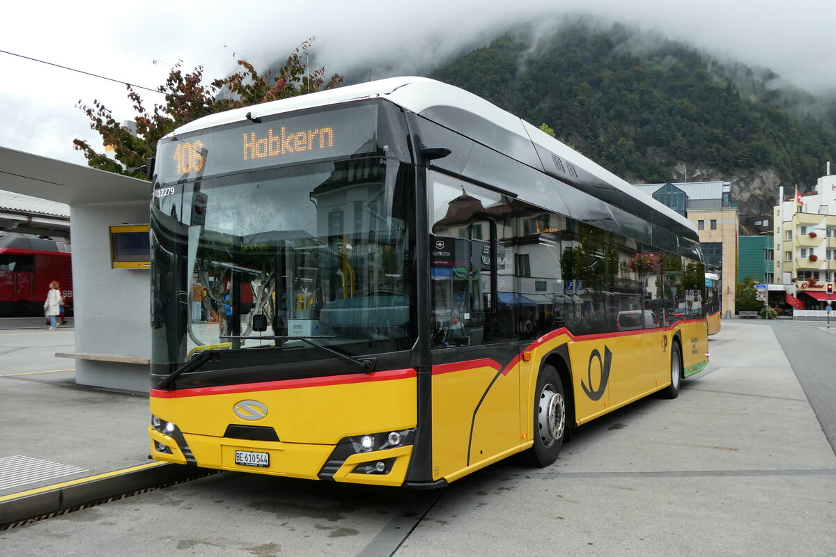 (280'658) - PostAuto Bern - BE 610'544/PID 12'278 - eSolaris am 23. September 2025 beim Bahnhof Interlaken West (280'658) - PostAuto Bern - BE 610'544/PID 12'278 - eSolaris am 23. September 2025 beim Bahnhof Interlaken West