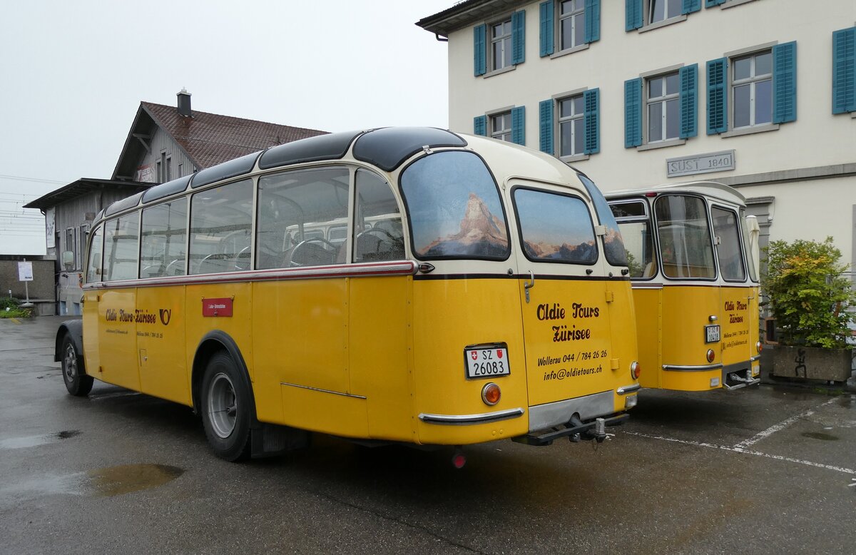 (280'685) - Oldie-Tours Zrisee, Wollerau - Nr. 1/SZ 26'083 - Saurer/R&J am 27. September 2025 beim Bahnhof Wdenswil
