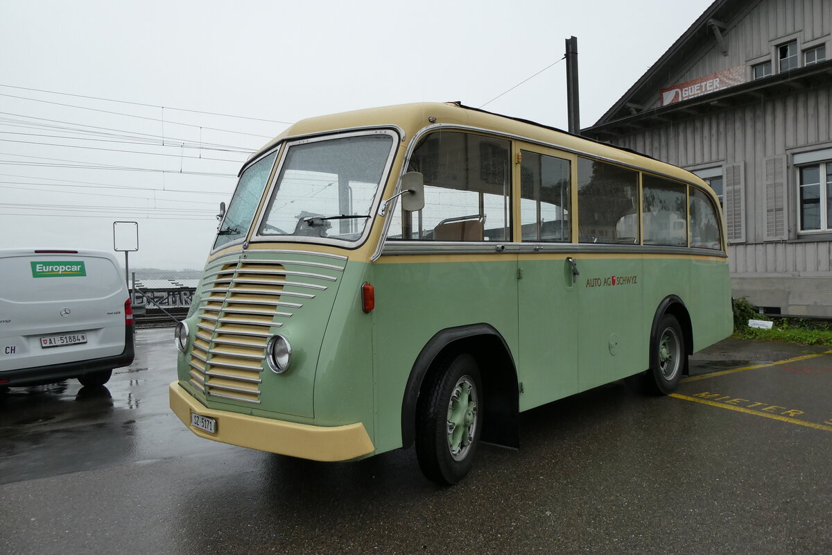 (280'709) - AAGS Schwyz - Nr. 1/SZ 5171 - Saurer/Geser (ex Nr. 9; ex Nr. 17; ex Nr. 9; ex Nr. 1) am 27. September 2025 beim Bahnhof Wädenswil (280'709) - AAGS Schwyz - Nr. 1/SZ 5171 - Saurer/Geser (ex Nr. 9; ex Nr. 17; ex Nr. 9; ex Nr. 1) am 27. September 2025 beim Bahnhof Wädenswil