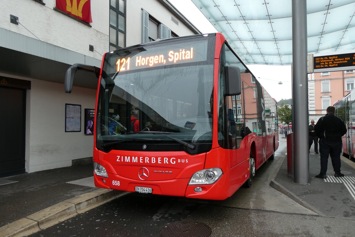 (280'715) - AHW Horgen - Nr. 658/ZH 704'416 - Mercedes am 27. September 2025 beim Bahnhof Wädenswil  (280'715) - AHW Horgen - Nr. 658/ZH 704'416 - Mercedes am 27. September 2025 beim Bahnhof Wädenswil