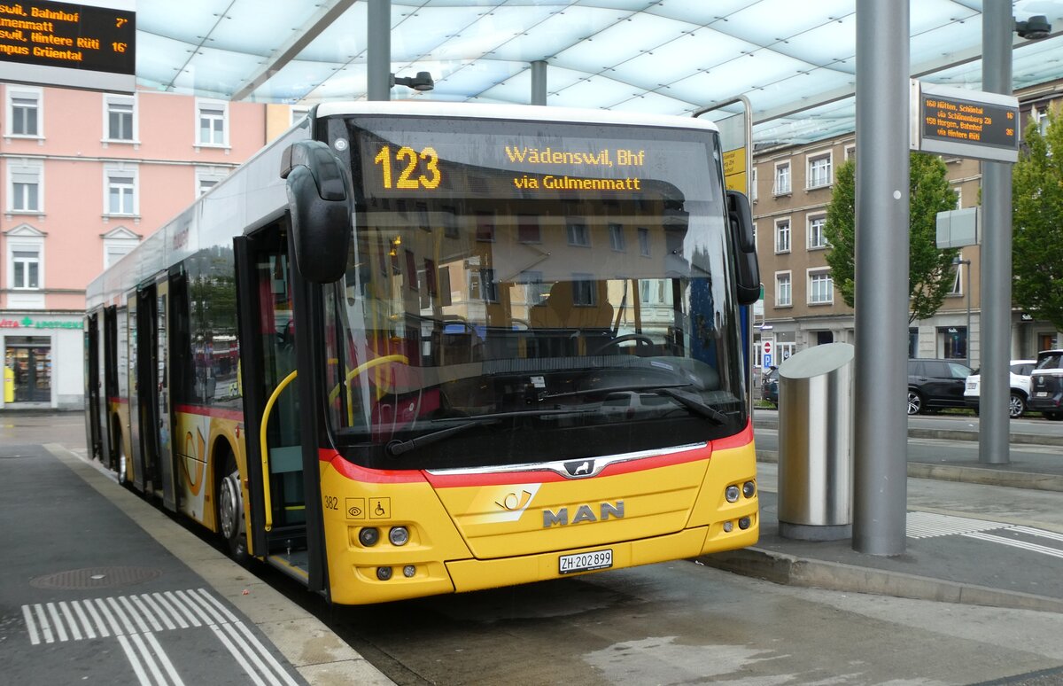 (280'718) - PostAuto Zürich - Nr. 382/ZH 202'899/PID 11'269 - MAN am 27. September 2025 beim Bahnhof Wädenswil (280'718) - PostAuto Zürich - Nr. 382/ZH 202'899/PID 11'269 - MAN am 27. September 2025 beim Bahnhof Wädenswil