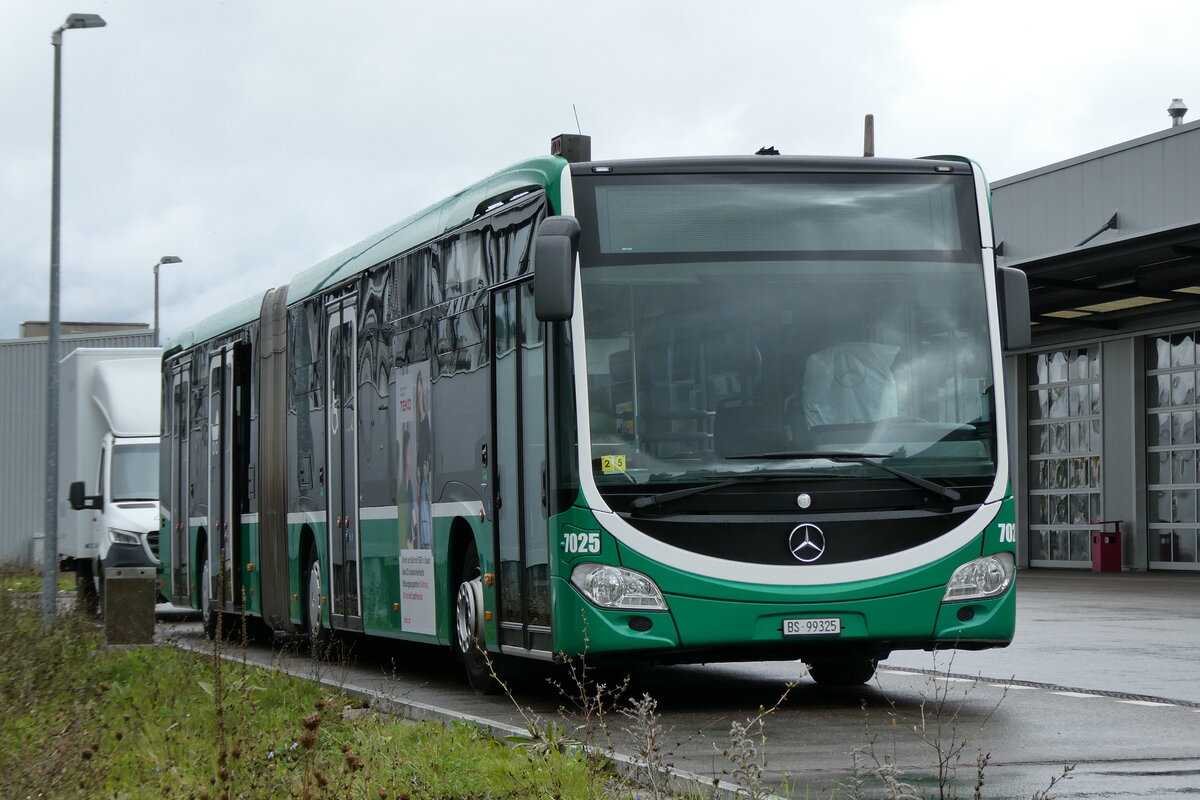 (280'783) - BVB Basel - Nr. 7025/BS 99'325 - Mercedes am 27. September 2025 in Winterthur, Daimler Buses (280'783) - BVB Basel - Nr. 7025/BS 99'325 - Mercedes am 27. September 2025 in Winterthur, Daimler Buses