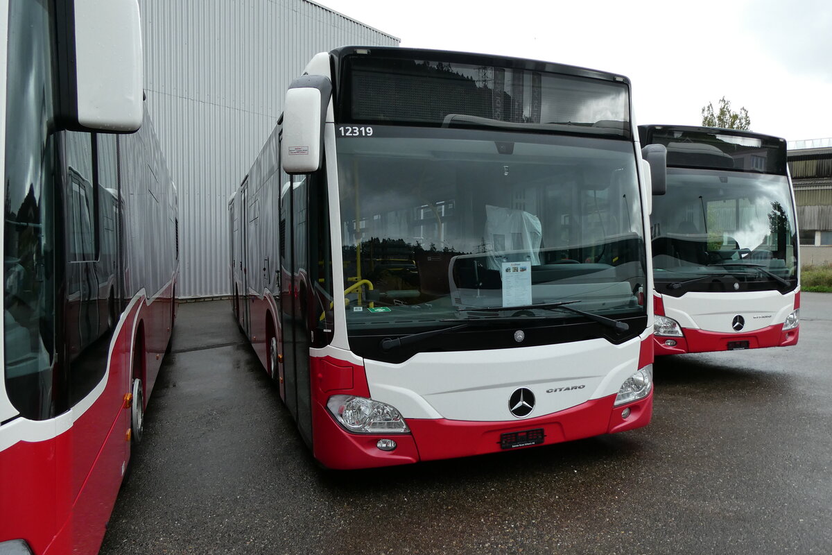 (280'787) - PostAuto Bern - PID 12'319 - Mercedes (ex Wiener Linien, A-Wien Nr. 8163) am 27. September 2025 in Winterthur, Daimler Buses (280'787) - PostAuto Bern - PID 12'319 - Mercedes (ex Wiener Linien, A-Wien Nr. 8163) am 27. September 2025 in Winterthur, Daimler Buses