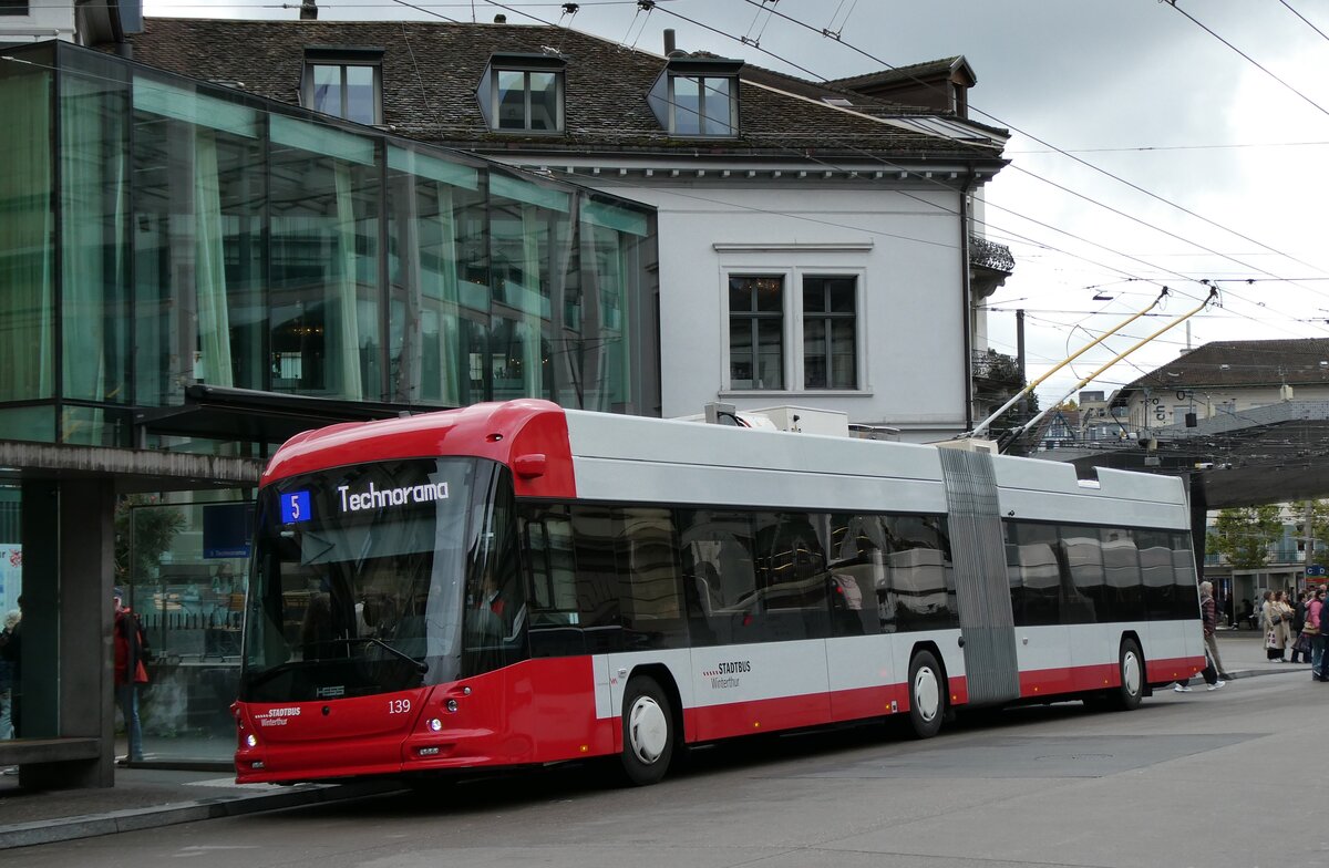 (280'802) - SW Winterthur - Nr. 139 - Hess/Hess Gelenktrolleybus am 27. September 2025 beim Hauptbahnhof Winterthur (280'802) - SW Winterthur - Nr. 139 - Hess/Hess Gelenktrolleybus am 27. September 2025 beim Hauptbahnhof Winterthur