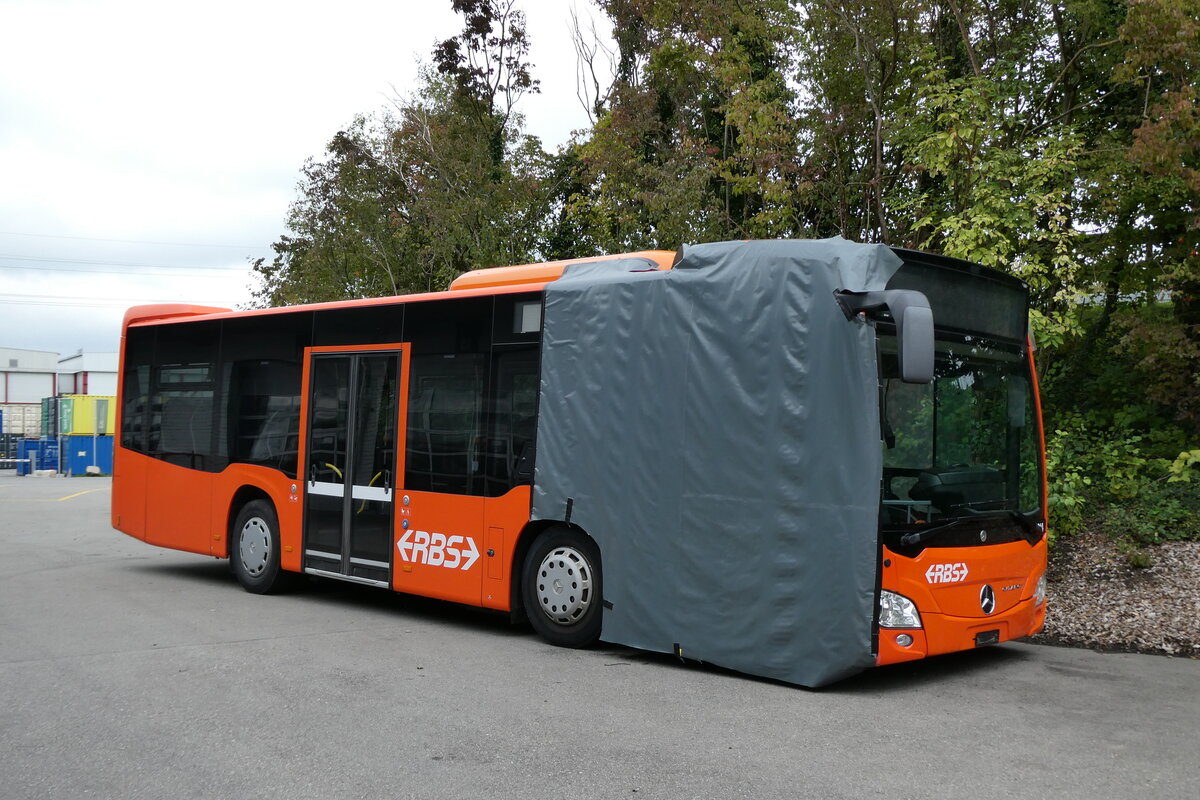 (280'830) - RBS Worblaufen Nr. 5214 - Mercedes (ex Nr. 214) am 28. September 2025 in Kerzers, Interbus (280'830) - RBS Worblaufen Nr. 5214 - Mercedes (ex Nr. 214) am 28. September 2025 in Kerzers, Interbus