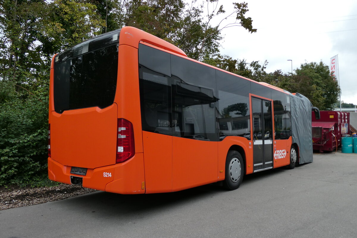 (280'832) - RBS Worblaufen - Nr. 5214 - Mercedes (ex Nr. 214) am 28. September 2025 in Kerzers, Interbus (280'832) - RBS Worblaufen - Nr. 5214 - Mercedes (ex Nr. 214) am 28. September 2025 in Kerzers, Interbus