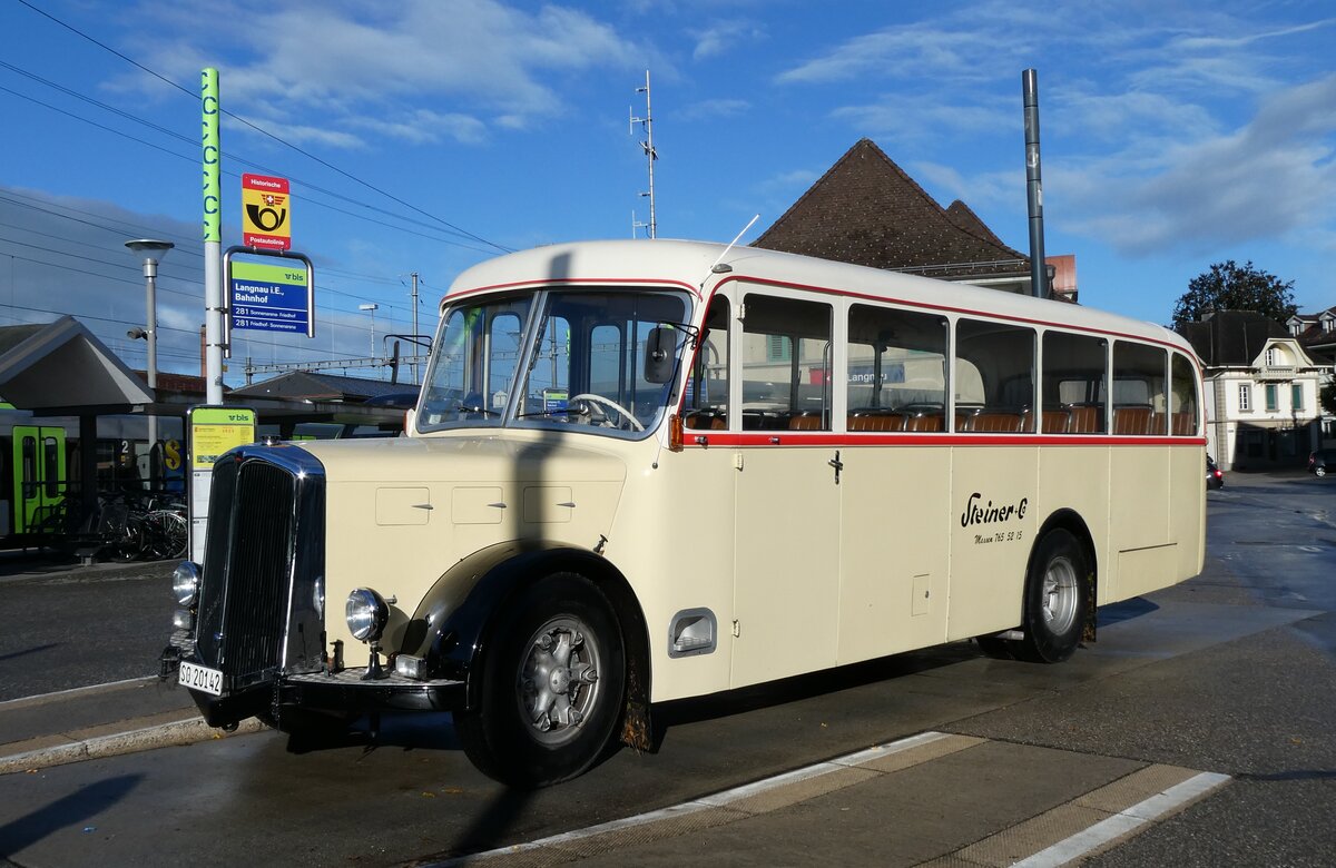 (280'982) - Steiner, Messen - SO 20'142 - Berna/Hesss (ex Bärtschi, Biberen) am 5. Oktober 2025 beim Bahnhof Langnau (280'982) - Steiner, Messen - SO 20'142 - Berna/Hesss (ex Bärtschi, Biberen) am 5. Oktober 2025 beim Bahnhof Langnau