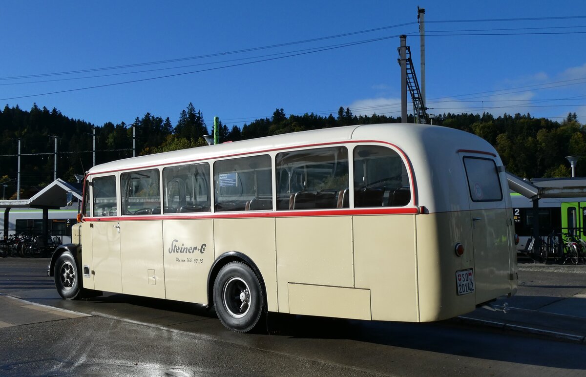 (280'985) - Steiner, Messen - SO 20'142 - Berna/Hess (ex Bärtschi, Biberen) am 5. Oktober 2025 beim Bahnhof Langnau (280'985) - Steiner, Messen - SO 20'142 - Berna/Hess (ex Bärtschi, Biberen) am 5. Oktober 2025 beim Bahnhof Langnau