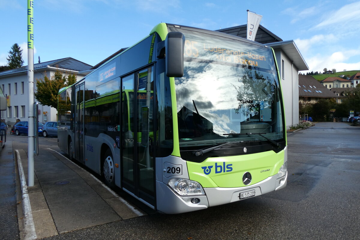 (280'997) - Busland, Burgdorf - Nr. 209/BE 535'209 - Mercedes am 5. Oktober 2025 beim Bahnhof Langnau (280'997) - Busland, Burgdorf - Nr. 209/BE 535'209 - Mercedes am 5. Oktober 2025 beim Bahnhof Langnau