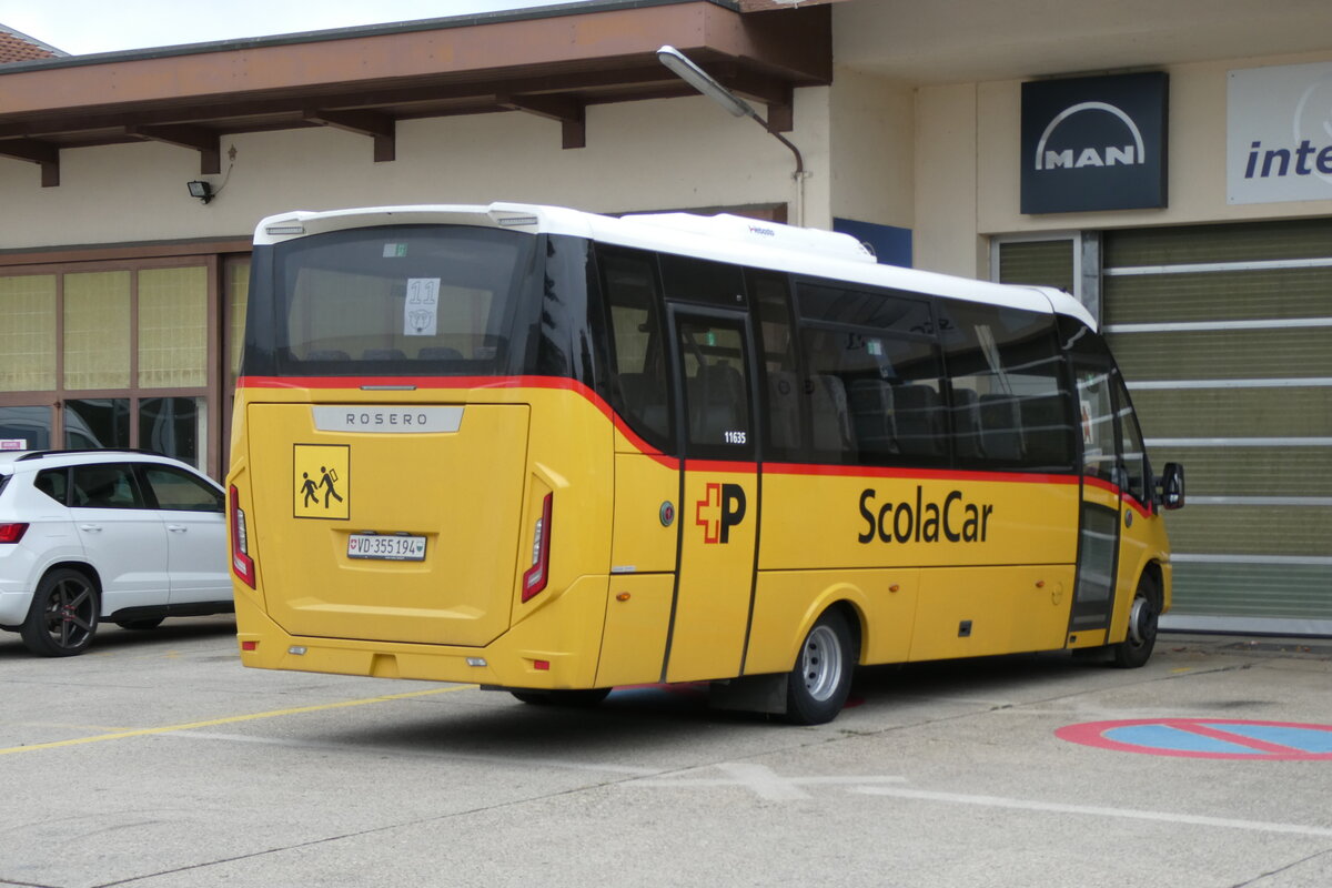 (281'243) - CarPostal Ouest - VD 355'194/PID 11'635 - Iveco/Rosero am 11. Oktober 2025 in Yverdon, Garage