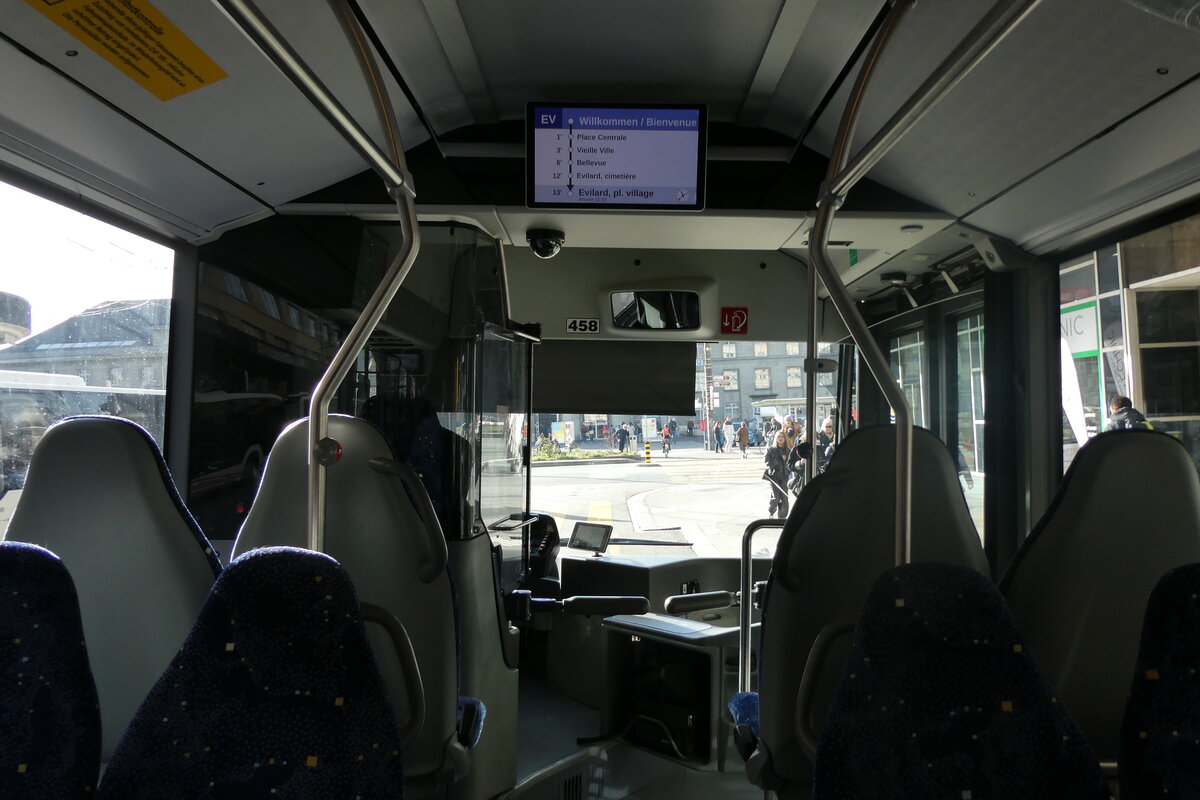 (282'351) - Funi-Car, Biel - Nr. 2/BE 424'202 - Mercedes (ex Knecht, Windisch Nr. 458) am 13. November 2025 beim Bahnhof Biel (Innenaufnahme)