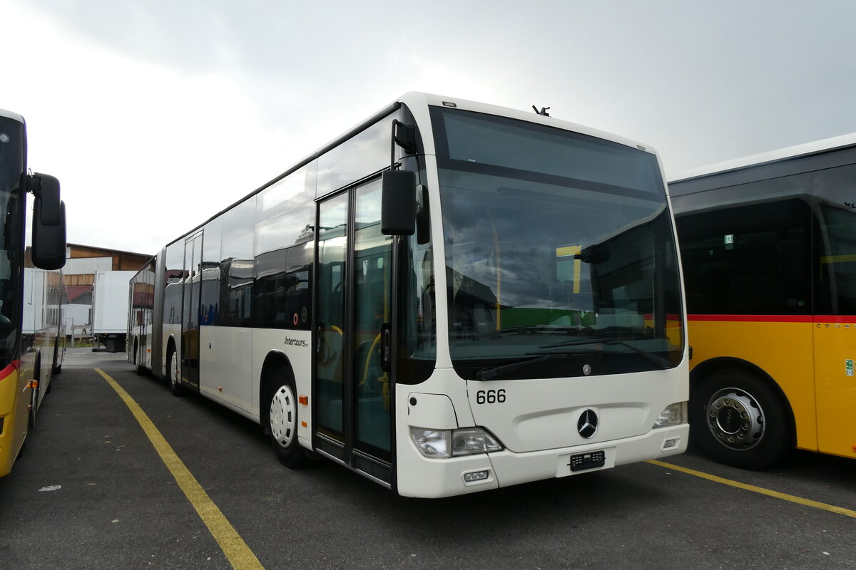 (282'464) - Intertours, Domdidier - Nr. 666 - Mercedes (ex STI Thun Nr. 136) am 15. November 2025 in Kerzers, Interbus