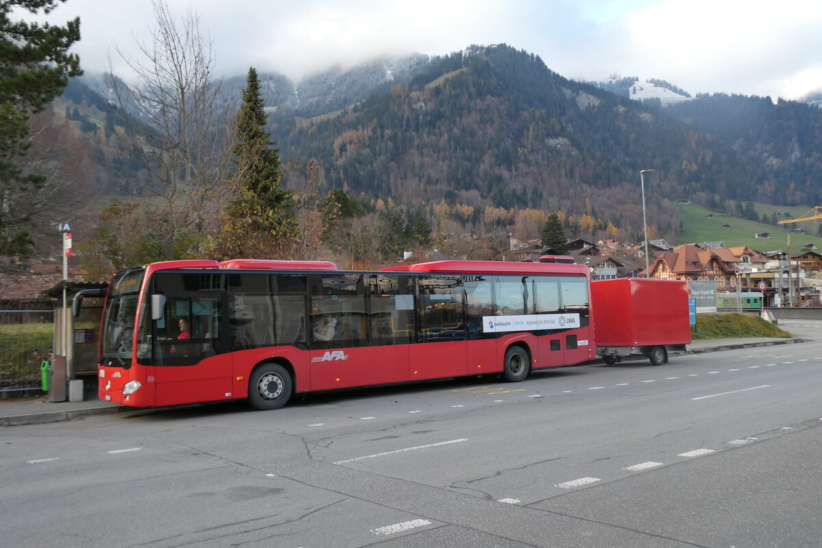 (282'488) - AFA Adelboden - Nr. 95/BE 26'774 - Mercedes am 18. November 2025 beim Bahnhof Frutigen