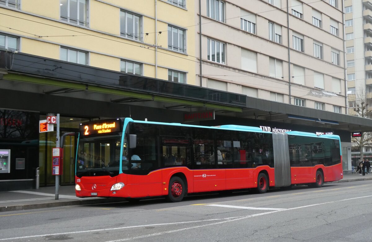 (282'705) - VB Biel - Nr. 170/BE 821'170 - Mercedes am 4. Dezember 2025 beim Bahnhof Biel