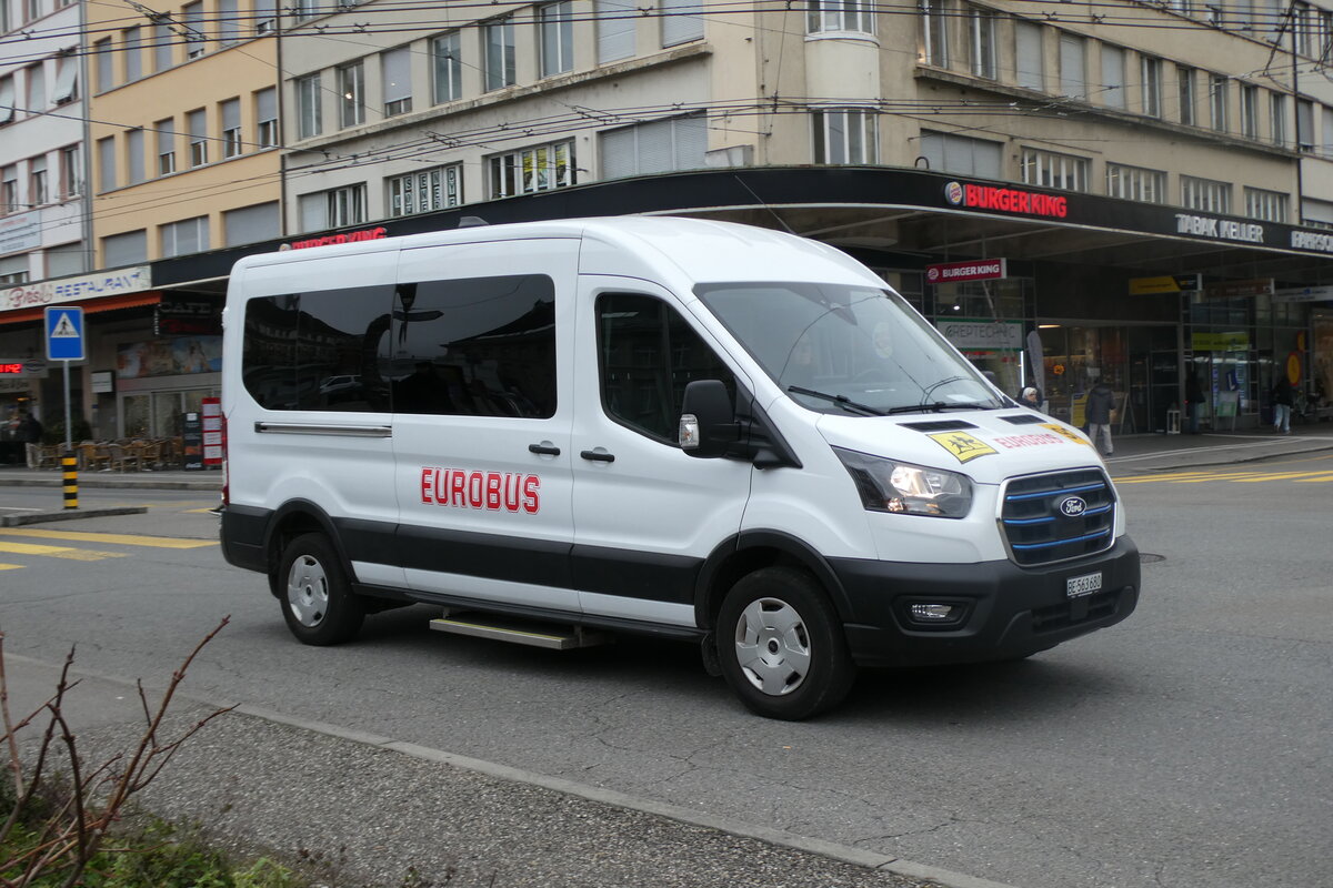 (282'748) - Funi-Car, Biel - Nr. 93/BE 563'680 - eFord am 4. Dezember 2025 beim Bahnhof Biel