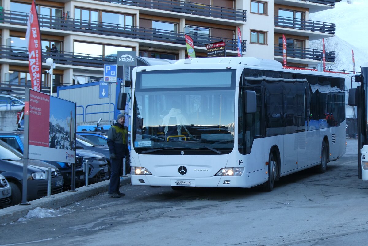 (283'559) - Lathion, Sion - Nr. 14/VS 552'757 - Mercedes (ex SB Schaffhausen Nr. 28) am 30. Dezember 2025 in Haute-Nendaz, T�l�cabine