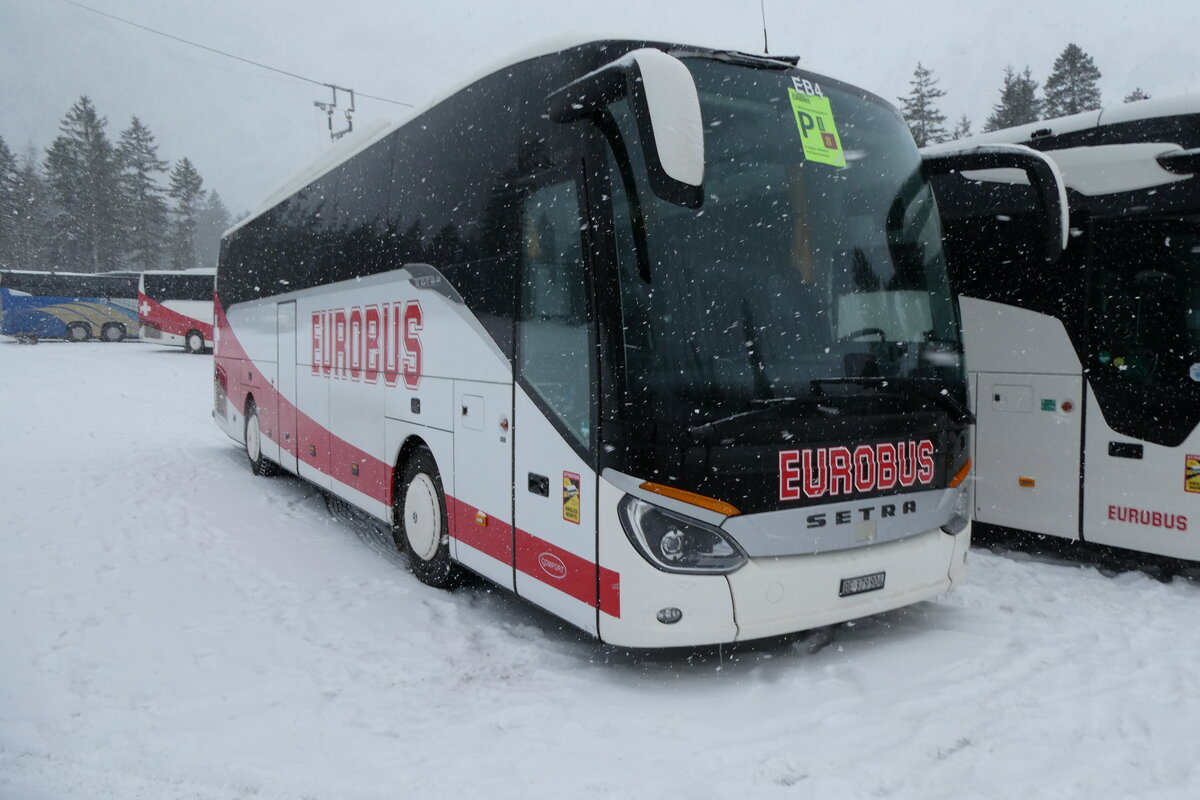 (283'884) - Eurobus Bern - Nr. 4/BE 379'904 - Setra am 10. Januar 2026 in Adelboden, Unter dem Birg