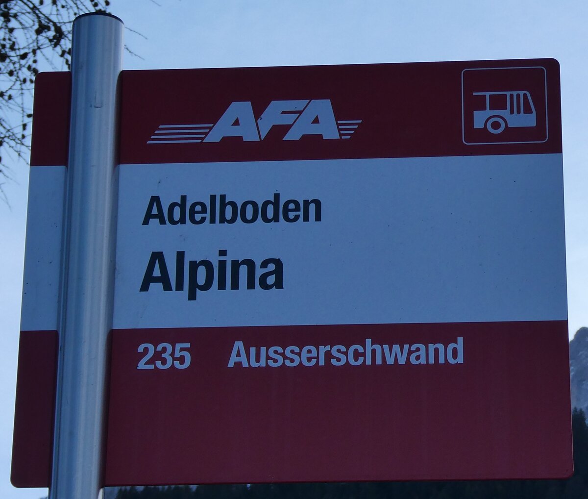 (284'296) - AFA-Haltestellenschild - Adelboden, Alpina - am 22. Januar 2026
