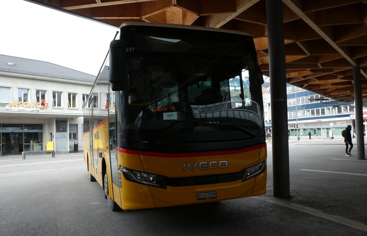 (284'390) - Buchard, Leytron - VS 243'998/PID 12'237 - Iveco am 27. Januar 2026 beim Bahnhof Sion