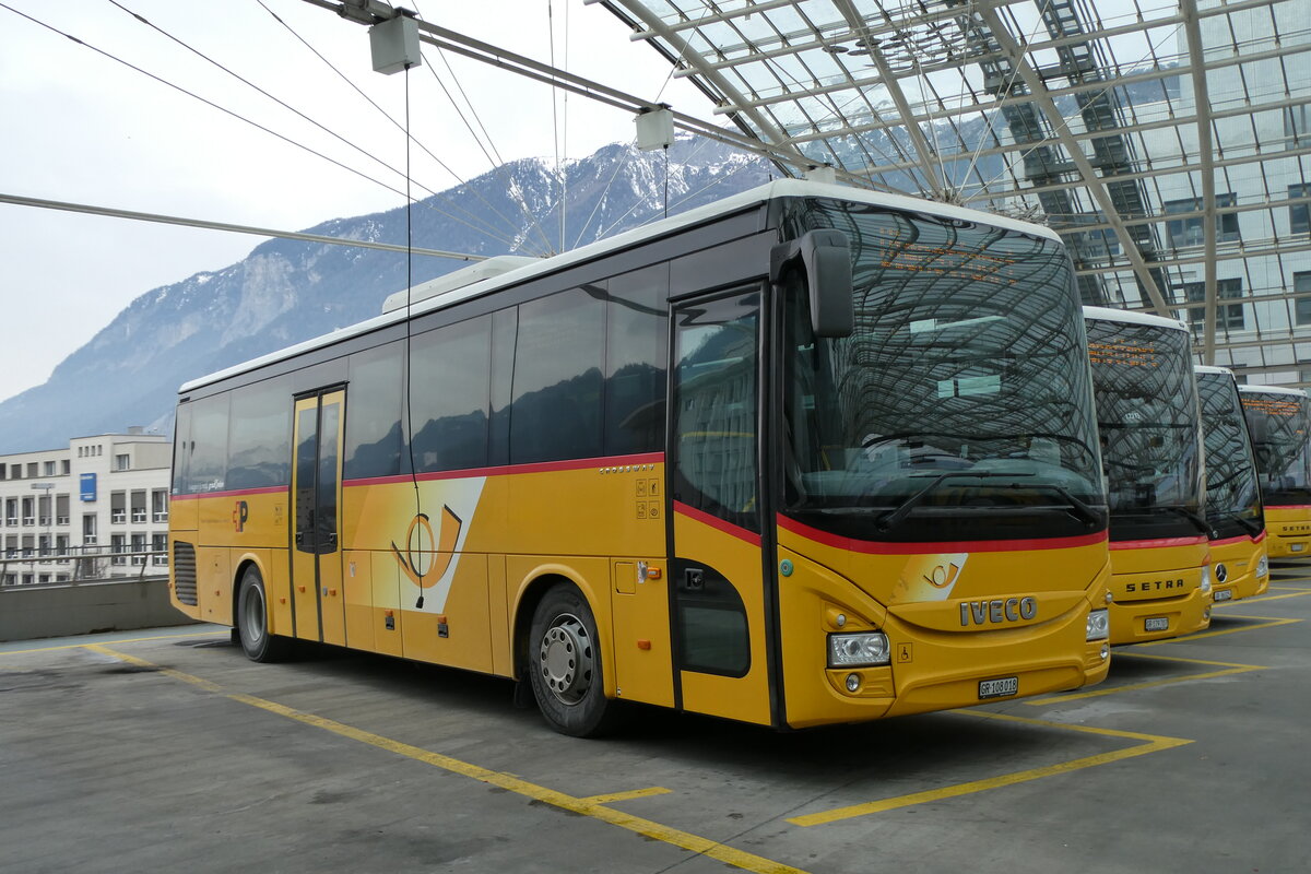 (284'650) - TpM, Mesocco - Nr. 18/GR 108'018/PID 10'920 - Iveco am 6. Februar 2026 in Chur, Postautostation