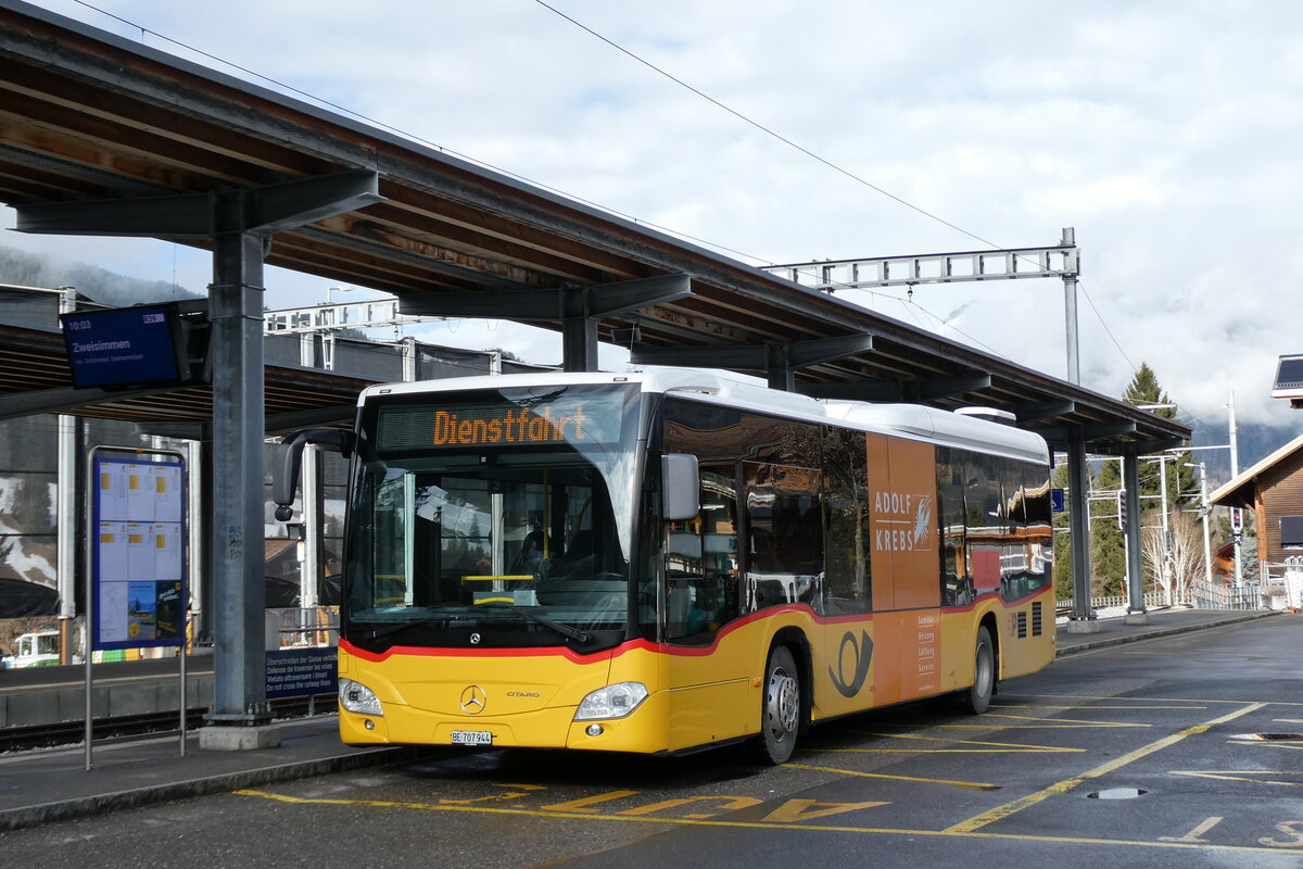 (285'152) - PostAuto Bern - BE 707'944/PID 12'071 - Mercedes (ex K�bli, Gstaad) am 1. M�rz 2026 beim Bahnhof Gstaad