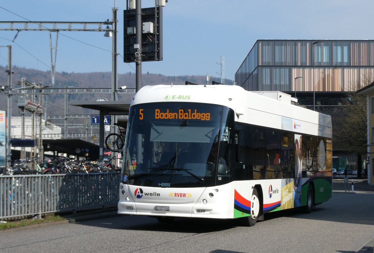 (285'490) - RVBW Wettingen - Nr. 52/AG 337'314 - eHess am 19. M�rz 2026 beim Bahnhof Baden