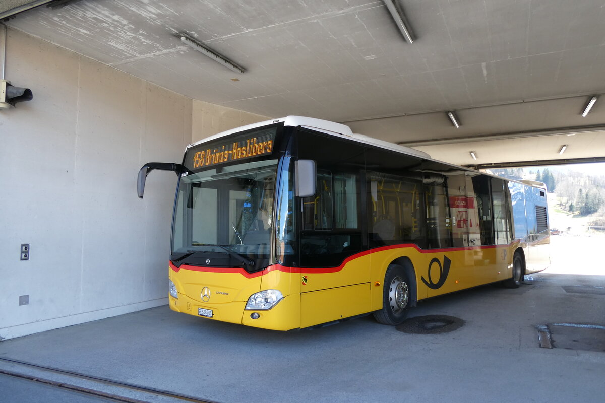 (286'015) - Fl�ck, Brienz - Nr. 3/BE 568'700/PID 11'687 - Mercedes (ex PostAuto Bern) am 7. April 2026 in Reuti-Hasliberg, Garage