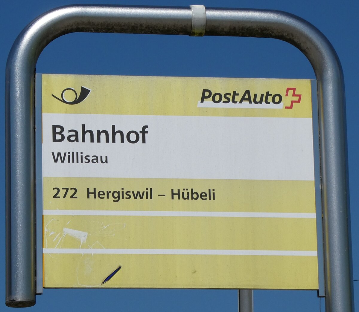 (286'271) - PostAuto-Haltestellenschild - Willisau, Bahnhof - am 21. April 2026