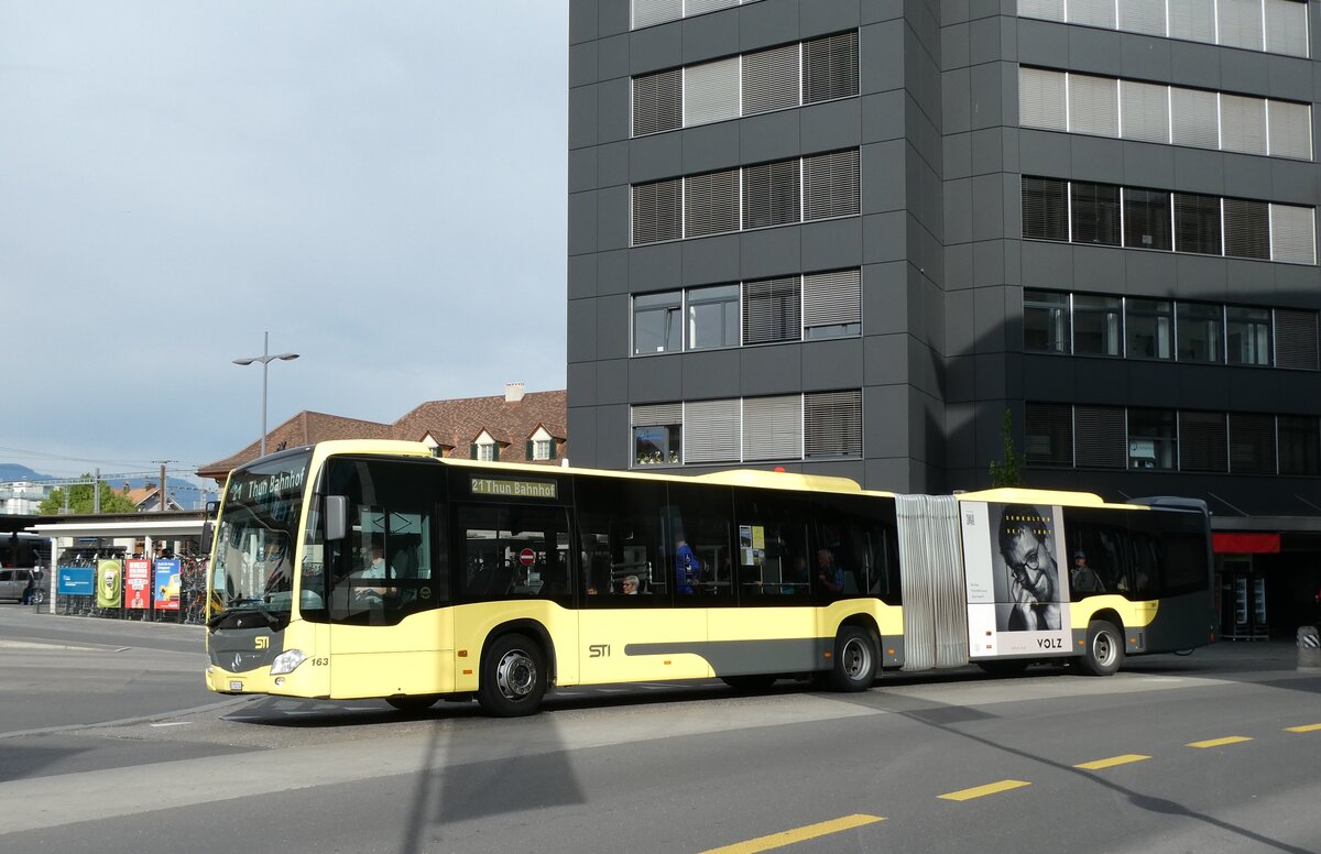 (286'710) - STI Thun - Nr. 163/BE 752'163 . Mercedes am 3. Mai 2026 beim Bahnhof Thun