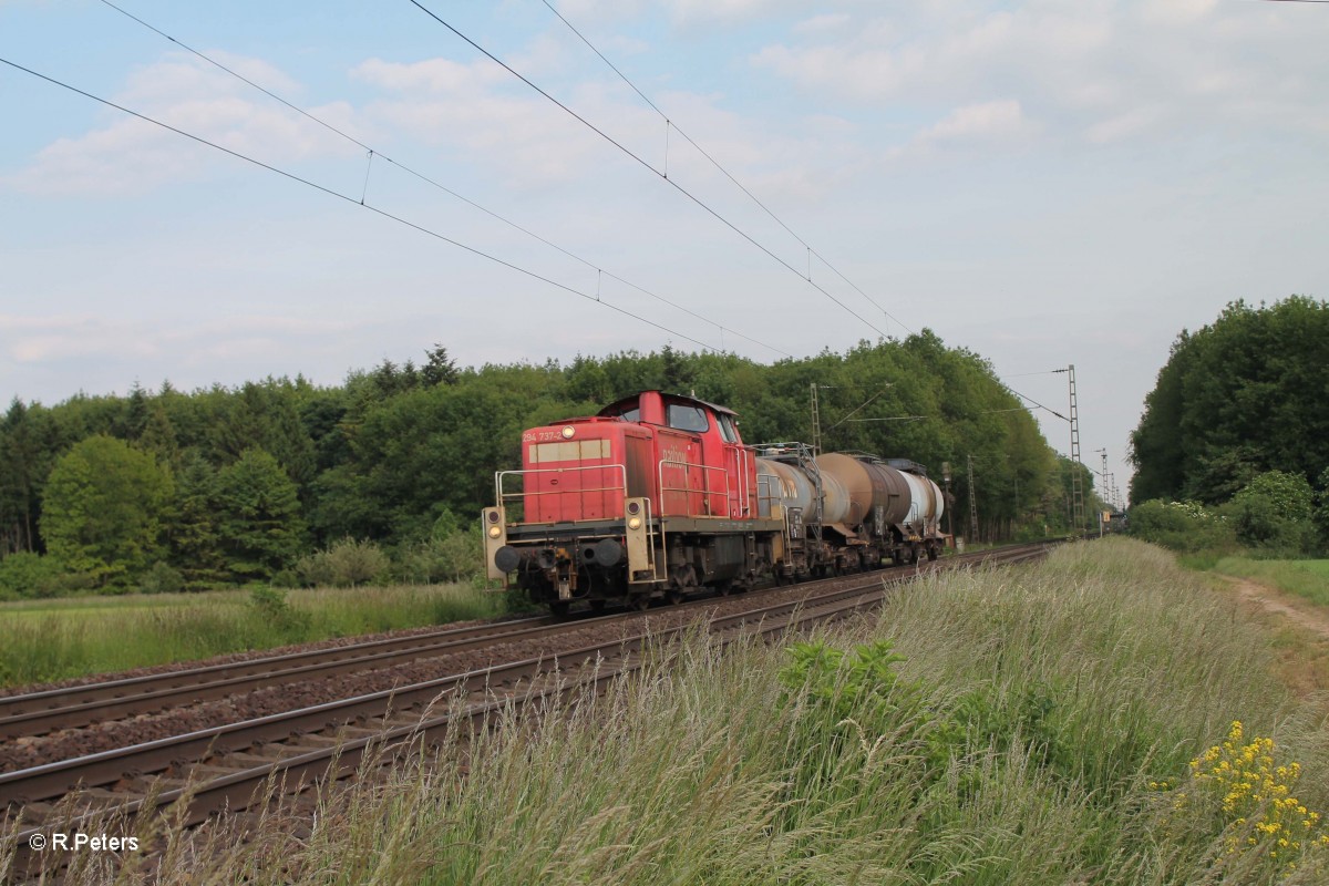 294 737-2 mit einer Übergabe bei der Stromkreistrennstelle Bischofsheim. 22.05.15