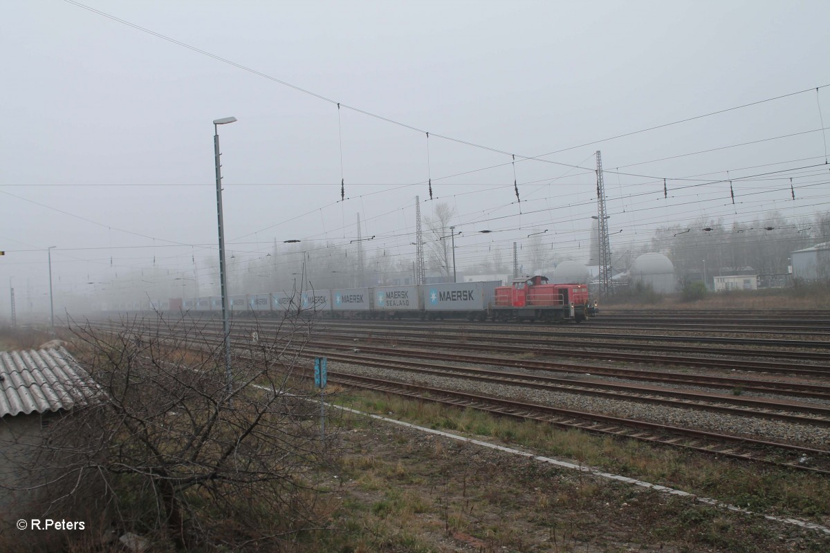 294 754-7 kuppelt an den Containerzug in Leipzig Schönefeld. 29.03.14