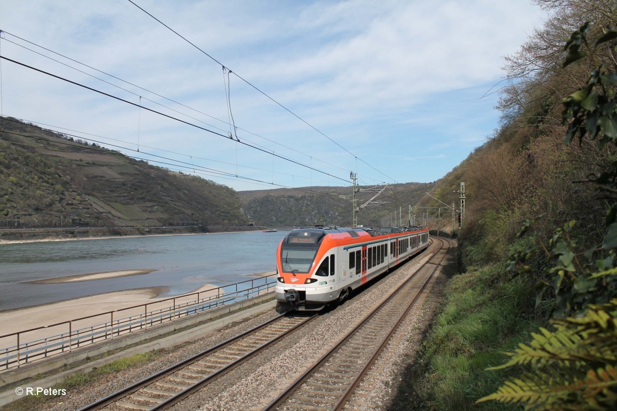 402 als SE25071 Neuwied - Frankfurt/Main beim Loreley Betriebsbahnhof. 20.03.14