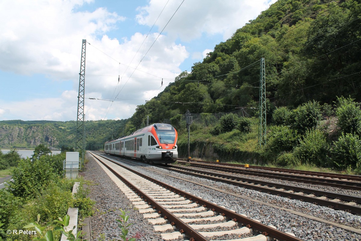 404 als SE25017 Neuwied - Frankfurt/Main beim Betriebsbahnhof Loreley. 16.07.14