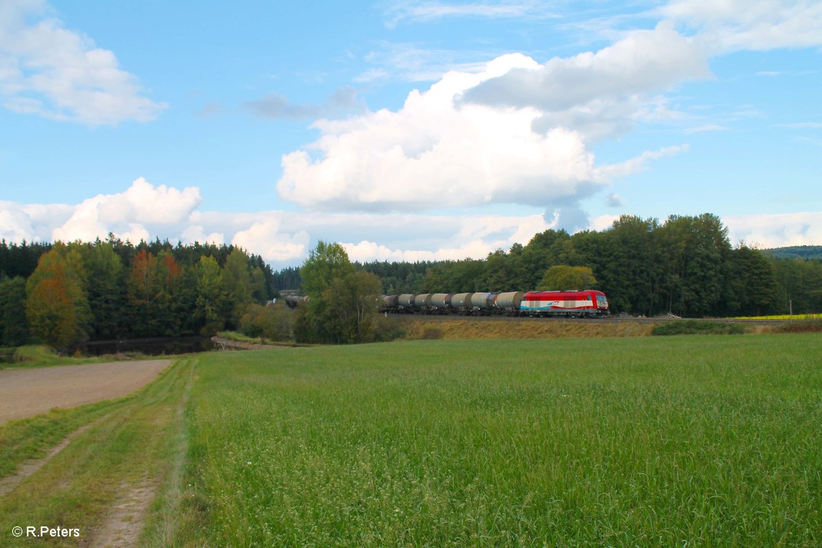 420 13 mit dem DGS 69513 Cheb - Ingolstadt bei Oberteich, freundliche Grüße an den Tf der vor freude Lichthupe und gleich 2x gehupt hat, vieleicht sieht man sich mal wieder an der Strecke ;) 10.10.16