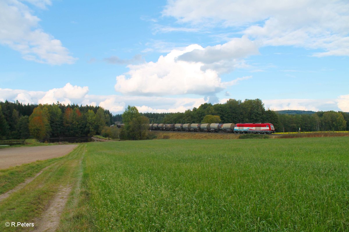 420 13 mit dem DGS 69513 Cheb - Ingolstadt bei Oberteich, freundliche Grüße an den Tf der vor freude Lichthupe und gleich 2x gehupt hat, vieleicht sieht man sich mal wieder an der Strecke ;) 10.10.16