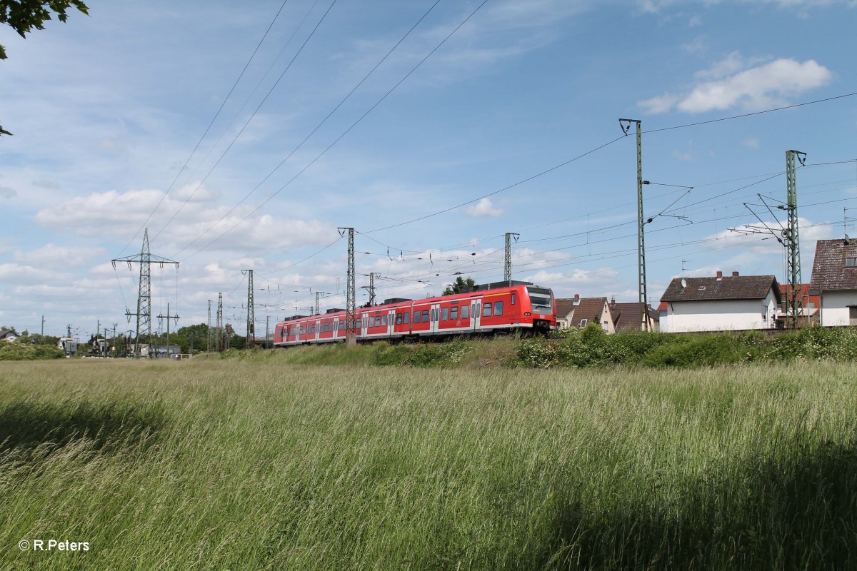 425 235-9 verlässt Biblis als RB 38853 Biblis - Karlsruhe. 19.05.15