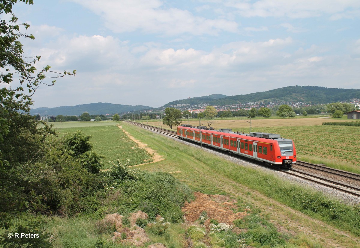 425 526-1 als RB 38627 Bensheim - Worms kurz vor dem Halt Heddesheim/Hirschberg. 28.05.15