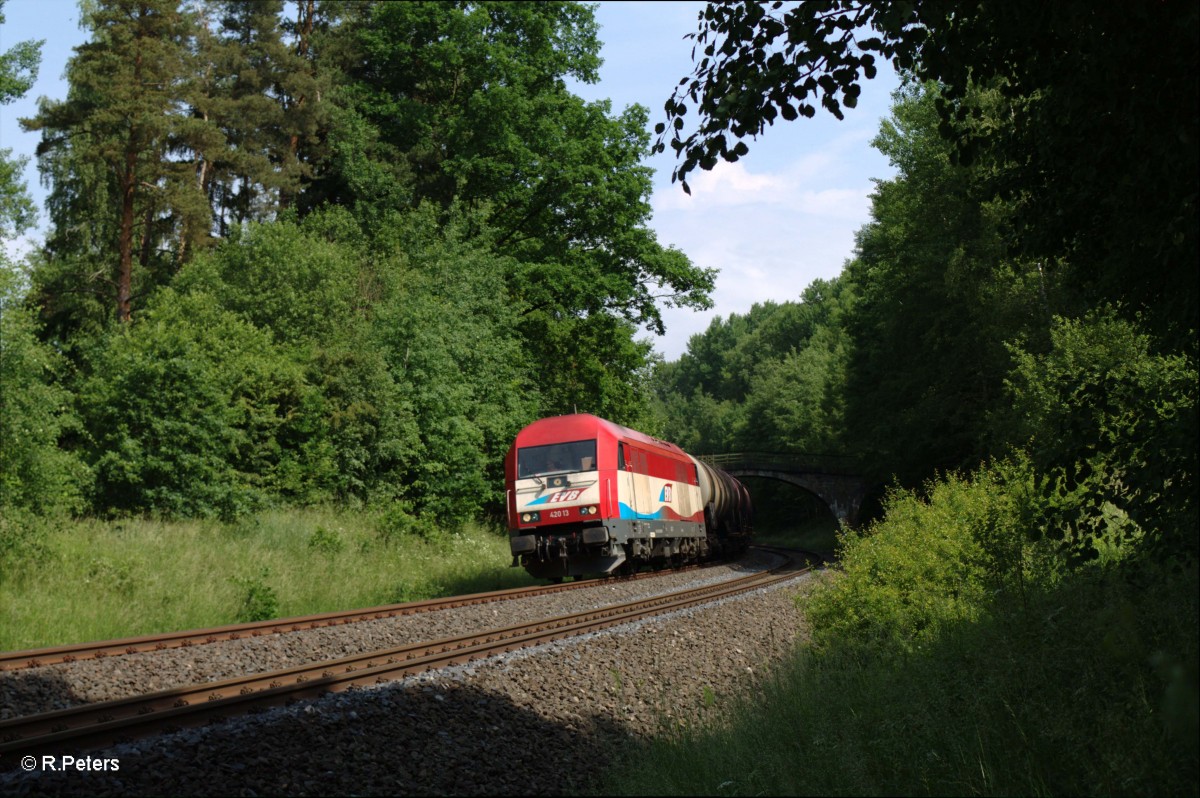 430 13 zieht den Kesselzug XTCH - Ingolstadt bei Schönfeld. 13.06.15