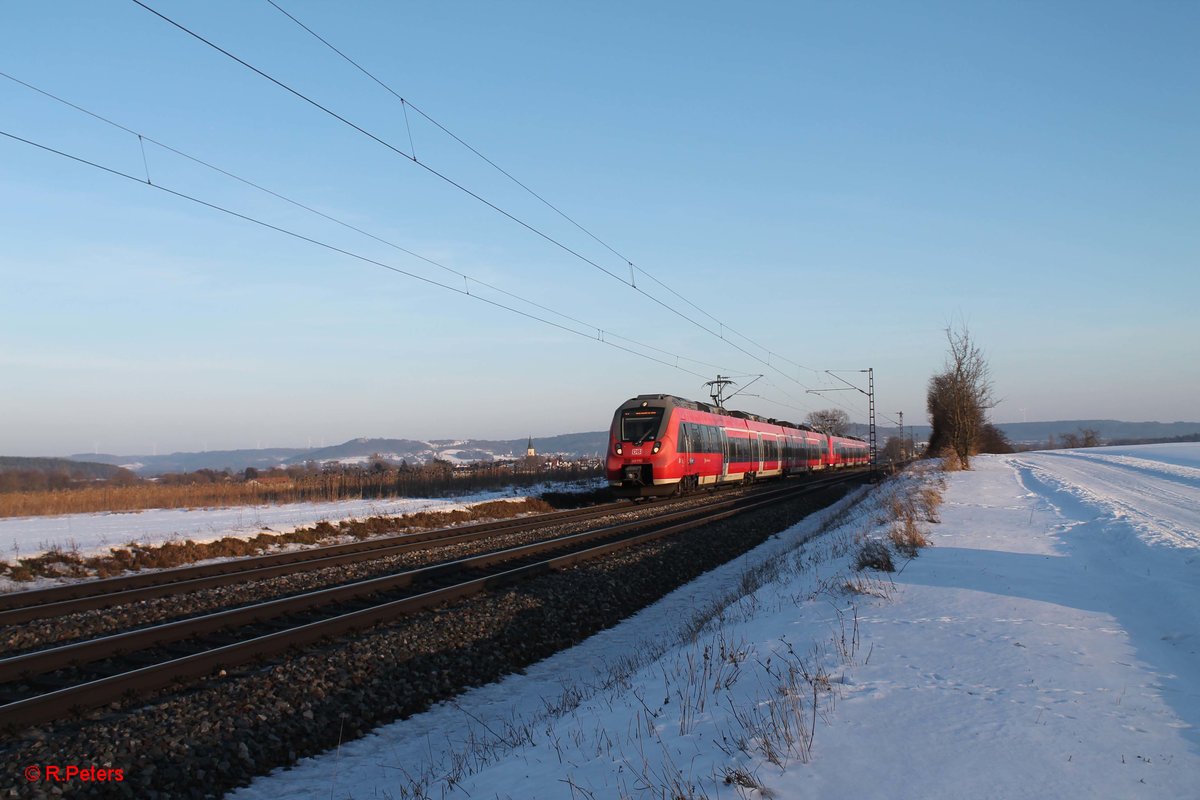 442 233 und 244 als R5 39354 Neumarkt/Oberpfalz - Nürnberg HBF bei Pölling. 26.01.17