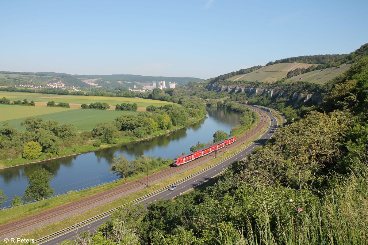 445 053-2 als RE 54 RE 4603 Frankfurt - Würzburg zwischen Karlstadt und Himmelstadt gen Süden 02.06.21