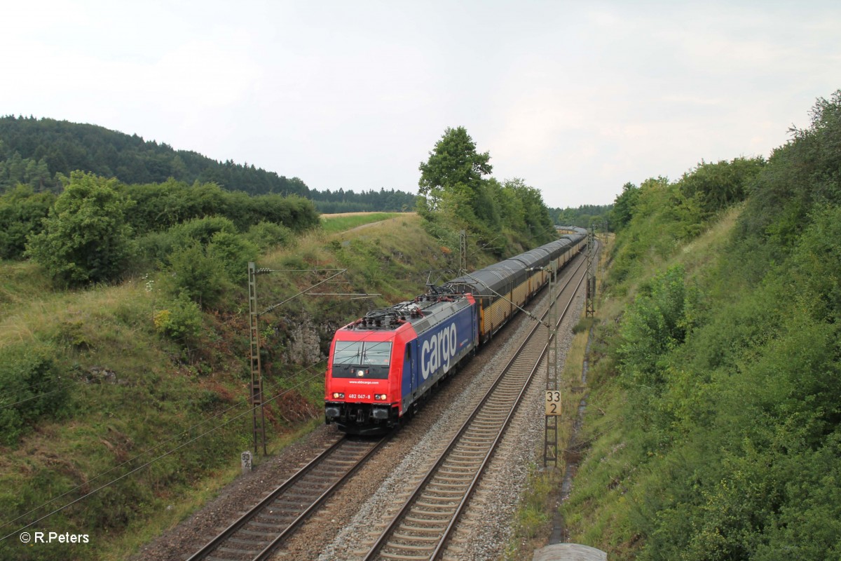 482 047-8 mit einem BMW-ZUg bei Dettenhofen. 25.07.14